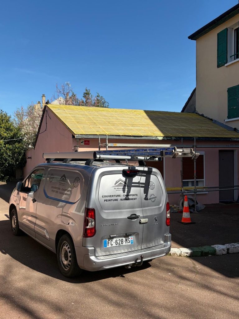 Fourgon PS Rénovation, couverture, charpente, peinture et ravalement